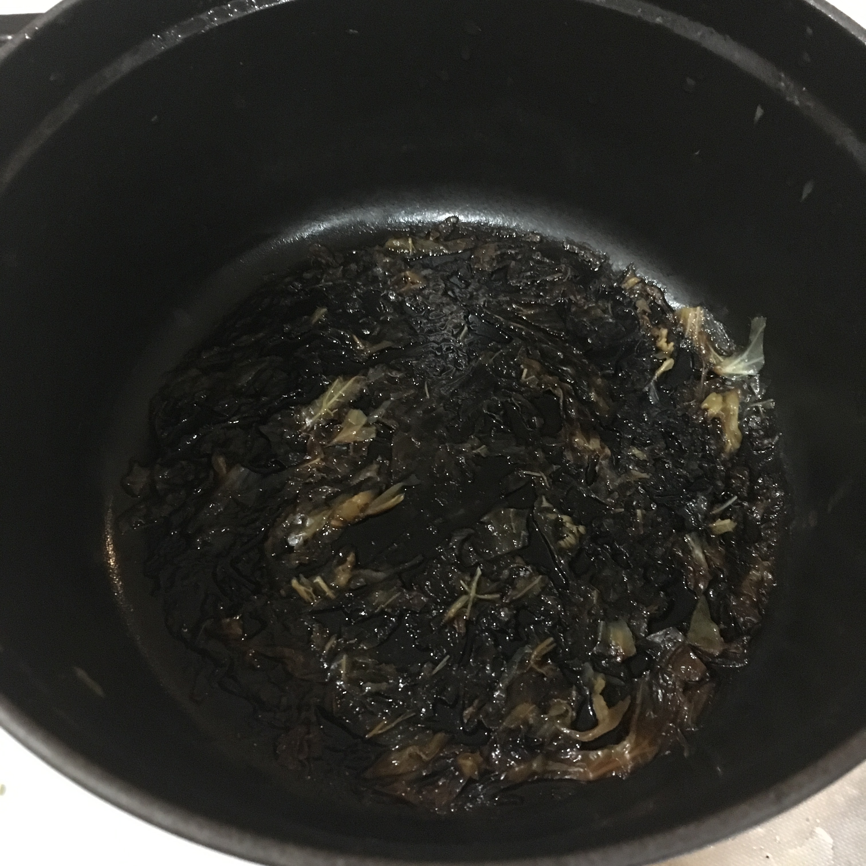 ストウブ鍋が焦げた 過炭酸ナトリウムで焦げ落としするときのポイントと注意点 ココハレスイッチ